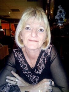 Read more about the article Katie, White sugar mummy looking for a decent, reliable, generous man with serious intentions, Nanyuki